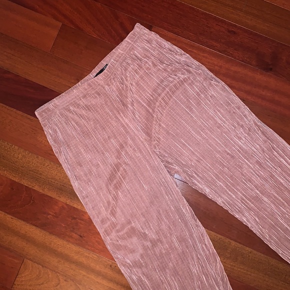 WIDE LEG PANTS • Petite Pink Pleated Split Pants - Picture 5 of 9